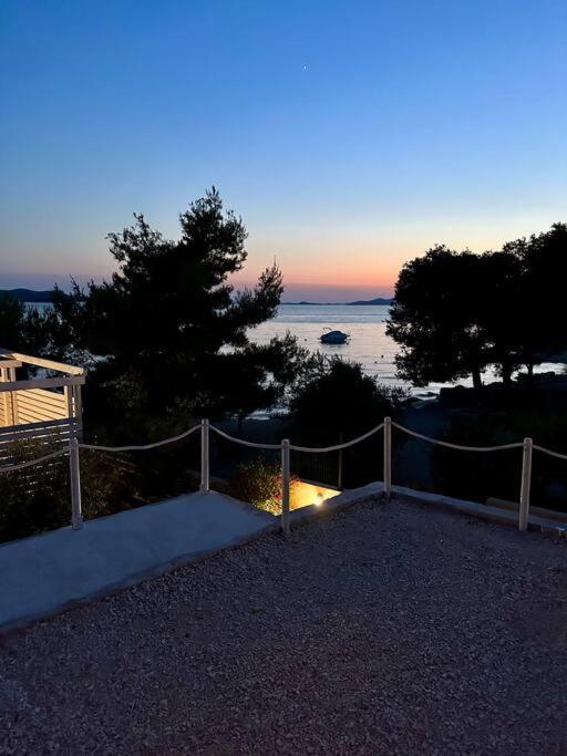 Beachhouse #1 - Buqez Holiday home *